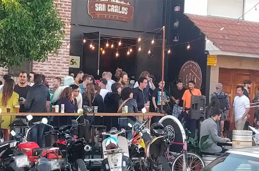 Alerta en un bar de Mar del Plata: "Si se prende fuego, nos prendemos fuego todos"