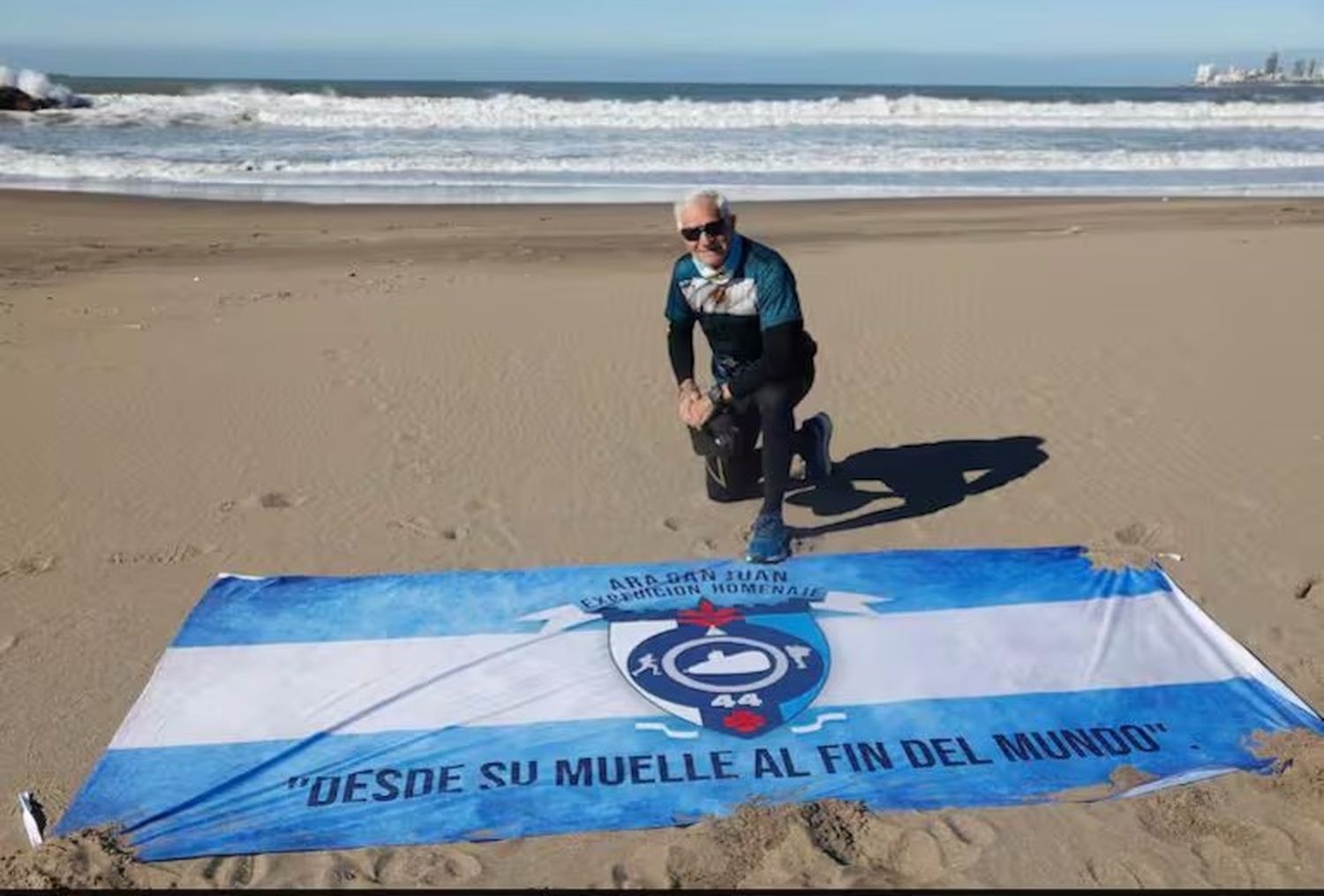 Desde Mar del Plata, un hombre hará 3 mil kilómetros a pie por los héroes del ARA San Juan