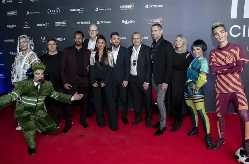 Messi y Antonella Rocuzzo dijeron presente en el Cirque Du Soleil