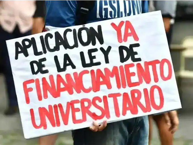 Docentes universitarios paran cinco días: salarios caídos un 34%, sin paritarias desde octubre y reclamo por la Ley de Financiamiento