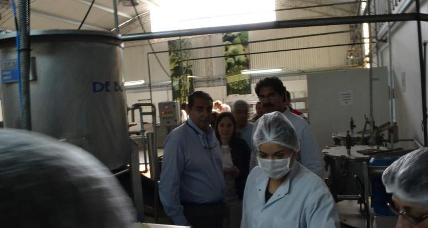 Sarquís armó su propia agenda y recorrió establecimientos locales