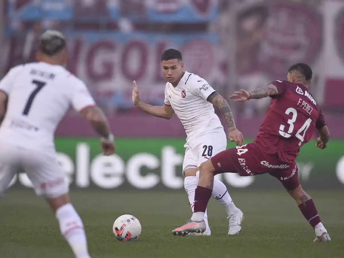 El “Rojo” rescató un empate ante Lanús