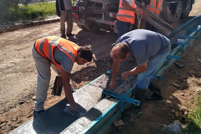 Comenzó la obra de cordón cuneta en Juan N. Fernández