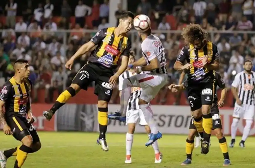 Atlético Tucumán dio el golpe en Bolivia ante The Strongest
