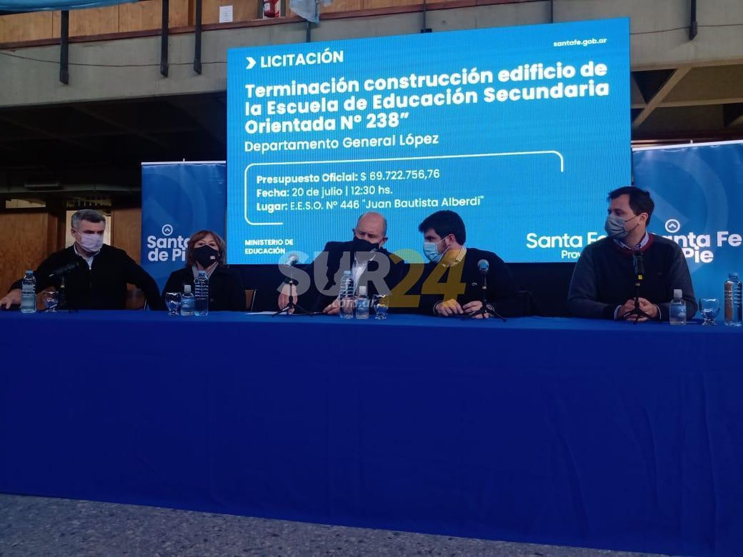 Perotti presidió acto de apertura de sobres para la construcción de la Escuela N° 238