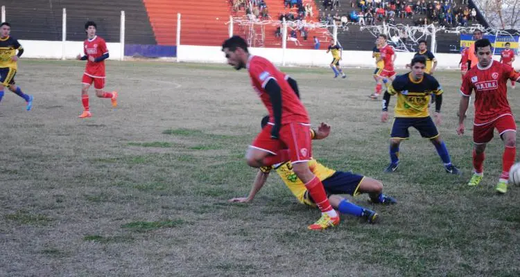 Fútbol de Primera: Suspendieron los Cuartos de Final