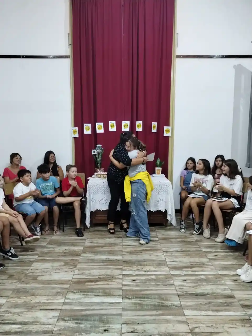 Se realizó la primera exposición de “Arte Huellas Med”