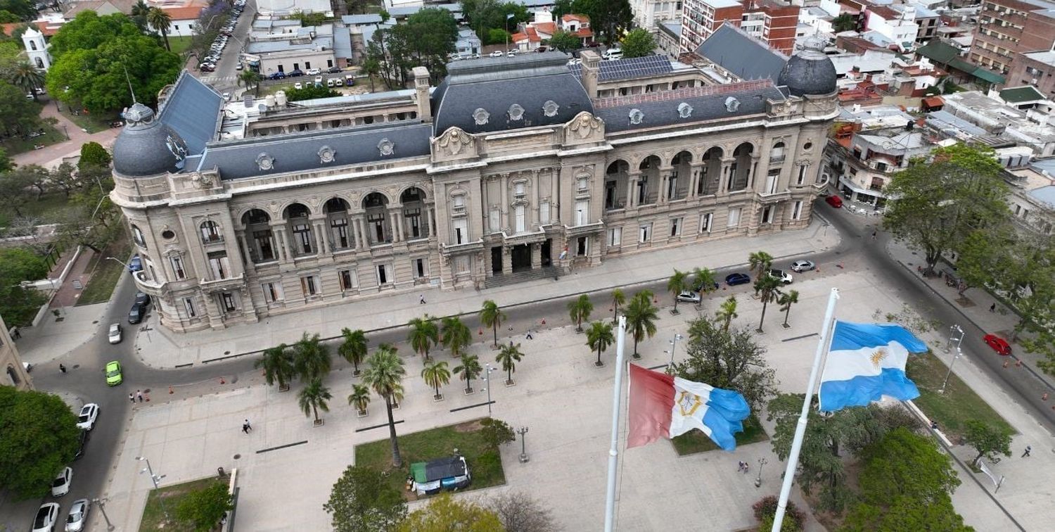 La Casa Gris tuvo en el primer semestre de 2023, de coparticipación federal, el 60,4% de sus ingresos totales. Créditos: Fernando Nicola