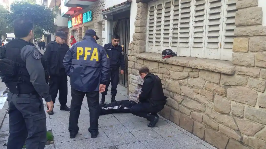 Robó un comercio, intentó huir pero fue aprehendido