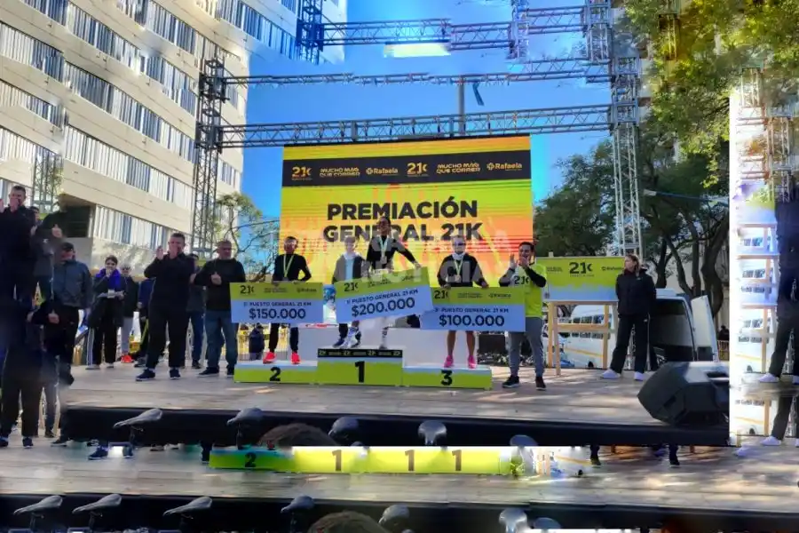 Florencia Bermudez  y Àlvaro Nocenti se consagraron en los 21k