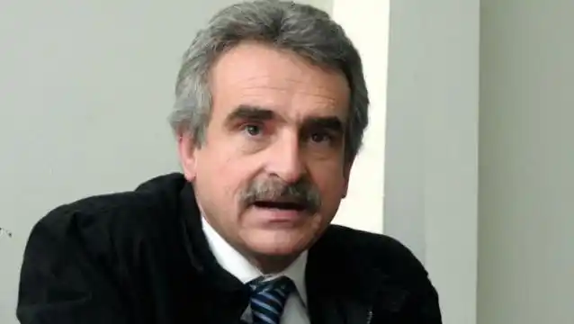 Rossi: "Barrionuevo y De la Sota están con los fósforos y un bidón de nafta"