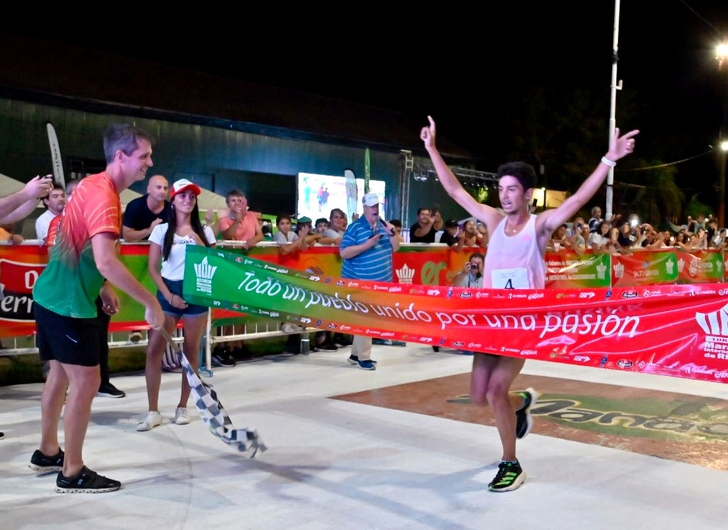 El mendocino Erario es el ganador de la Maratón de Reyes, seguido por los concordienses Méndez y Van der Hock