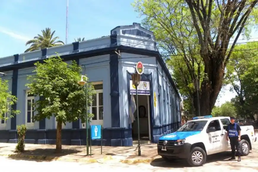 Dos adultos mayores salieron de su casa para vacunarse y les entraron a robar