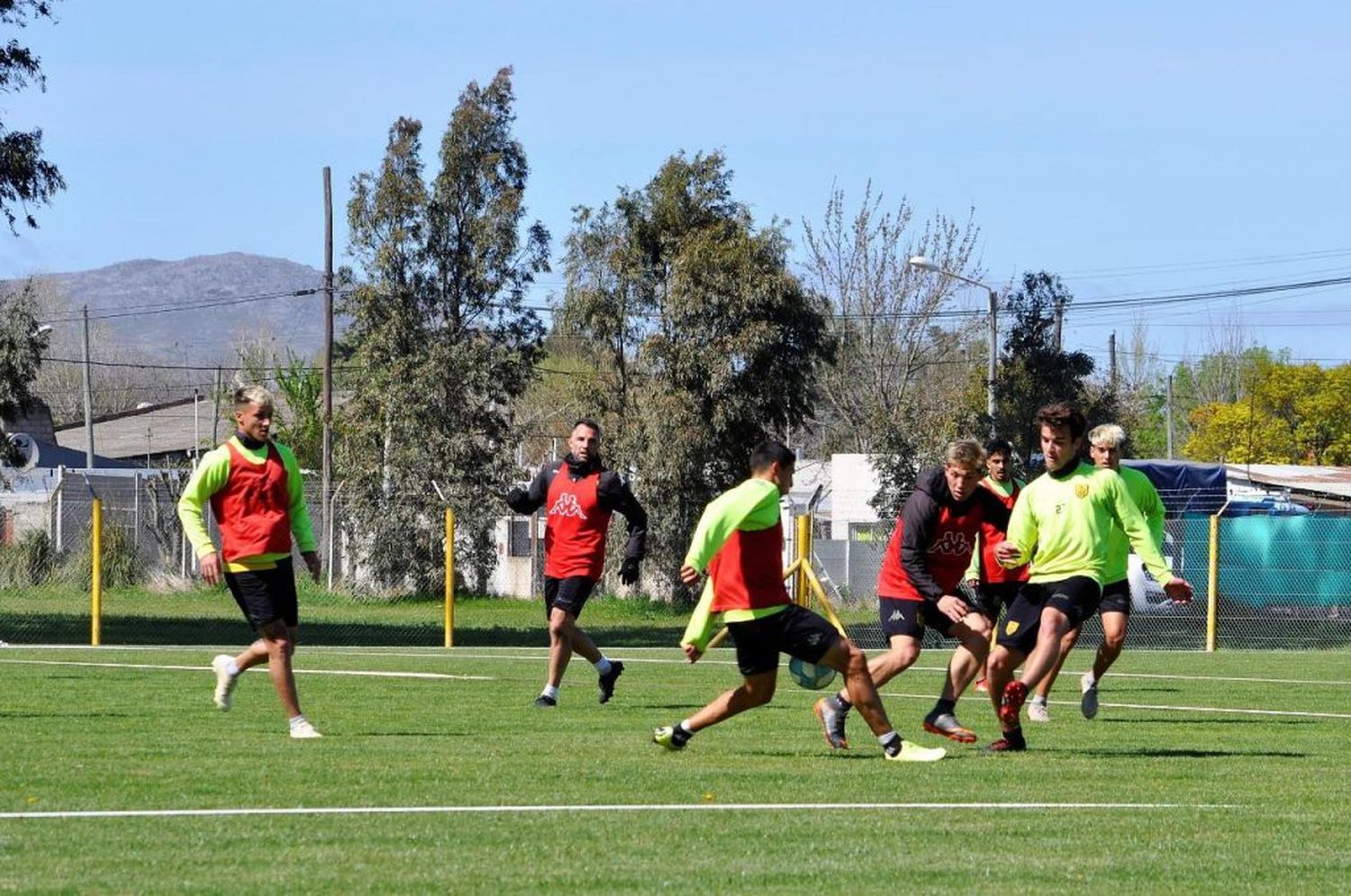 Santamarina encara la semana previa al debut