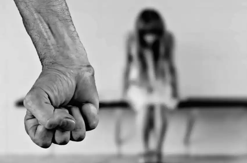 Detuvieron a un hombre por retener a su ex pareja y amenazarla con elementos punzantes