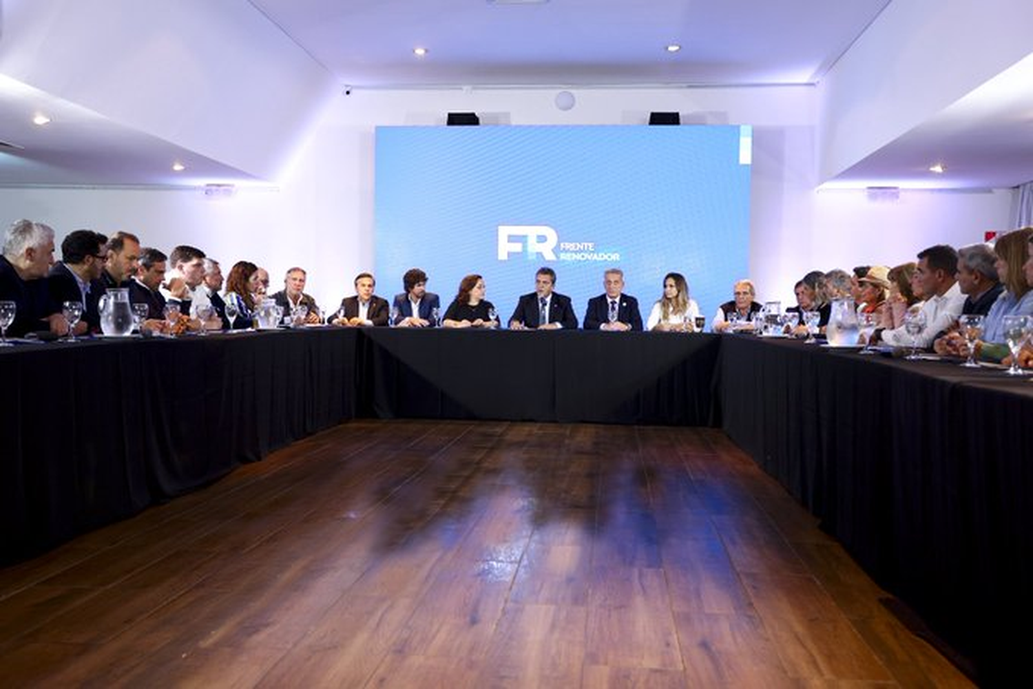 Massa se reunió con su tropa en San Fernando y ratificó  estar en contra de las PASO: “No podemos quedar rehenes de peleas chiquitas”
