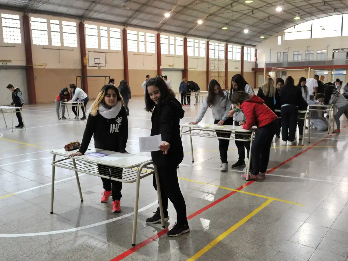 Matemáticas recreativas:  jornada en el colegio Ravetti 