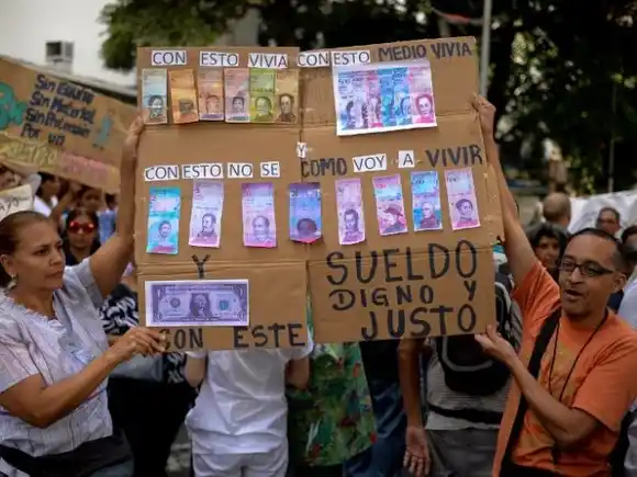 "Como o compro medicinas": la crisis vuelve a tocar a los hogares venezolanos