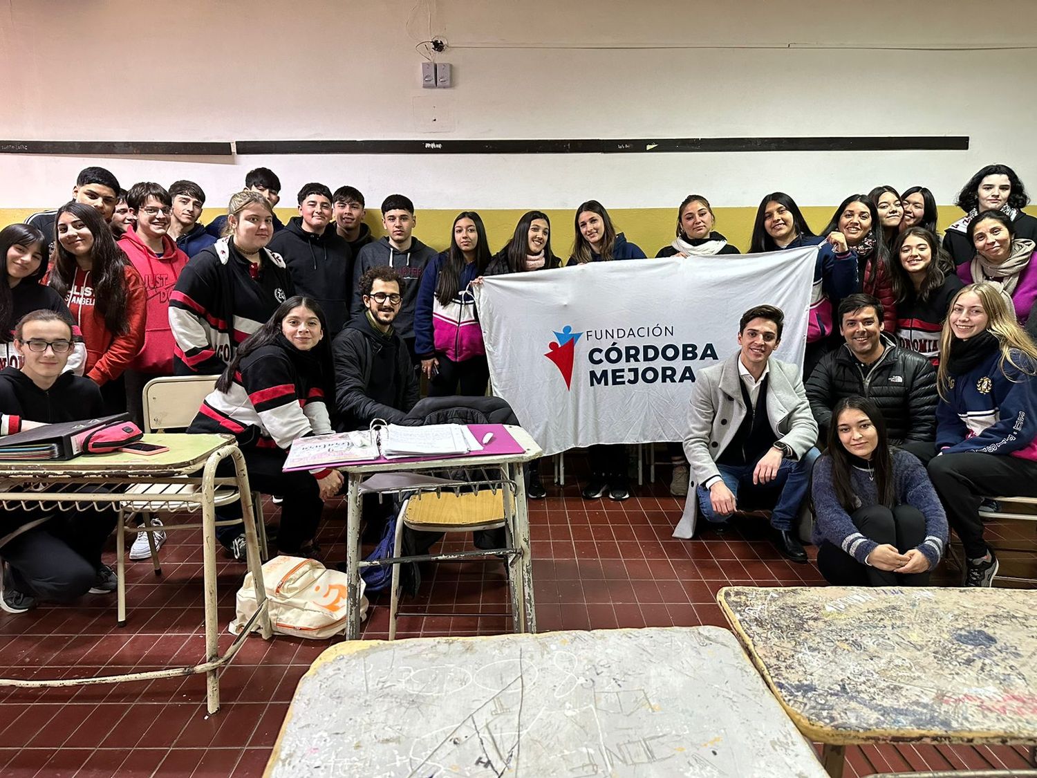 Los empresarios compartieron sus experiencias con estudiantes del último año del secundario.