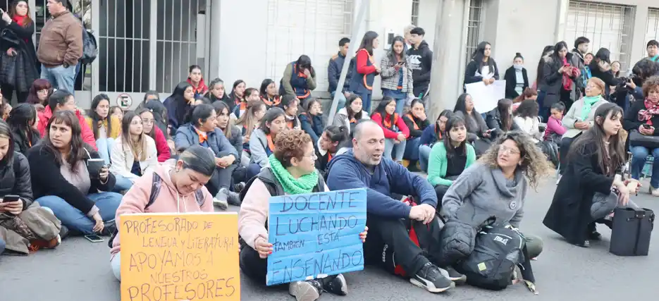 Estudiantes toman la iniciativa: “Si los docentes no paran, paramos nosotros”
