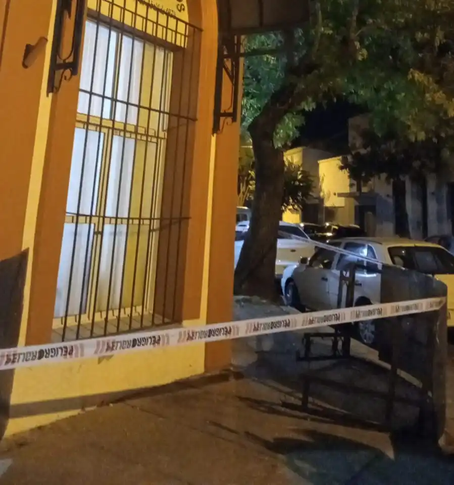 Se produjo un desprendimiento de mampostería en el Club de los Abuelos