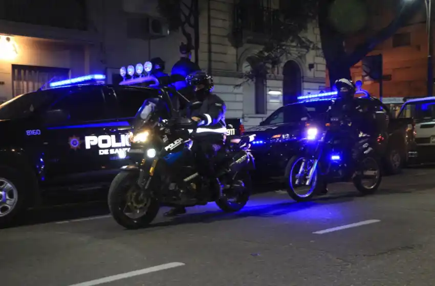 Desarticularon una fiesta clandestina en una casa en Santiago y Mendoza y detuvieron a 12 personas