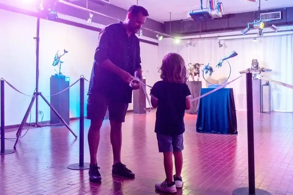 El artista firmatense actualmente está radicado en Mendoza. Foto: Municipalidad de Firmat.