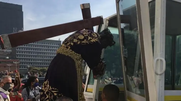 PIDEN POR EL FIN DE LA PANDEMIA: Nazareno de San Pablo recorre Caracas para bendecir a los venezolanos