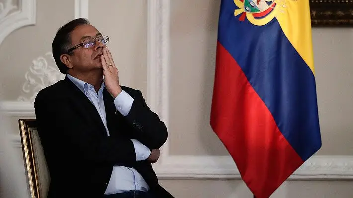 100 personalidades colombianas advierten que «malas decisiones del gobierno Petro harán retroceder a Colombia»