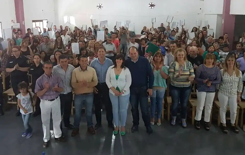 Tordillo: Entregan viviendas a 30 familias