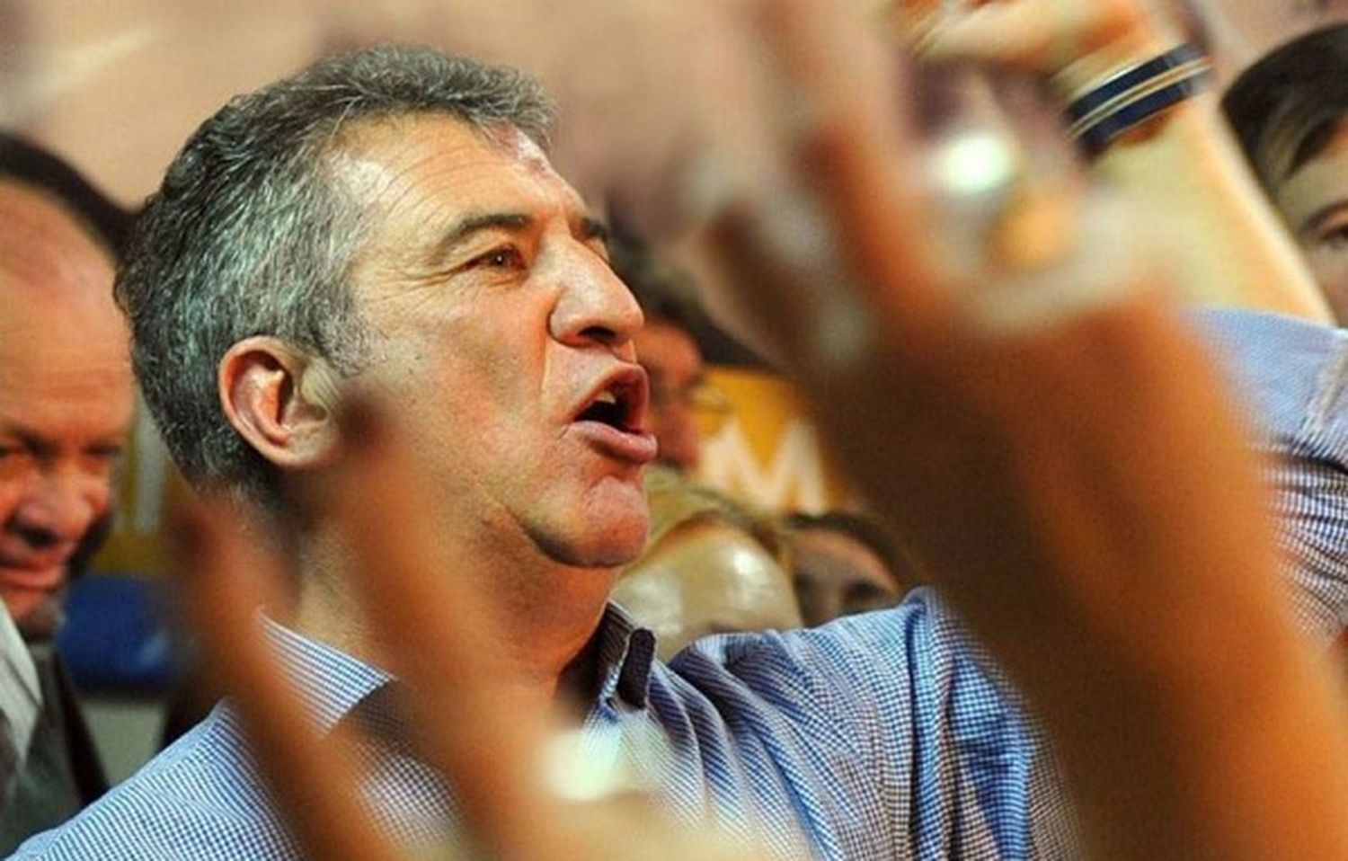 En su cuenta de Facebook, Urribarri respaldó la marcha de Moyano