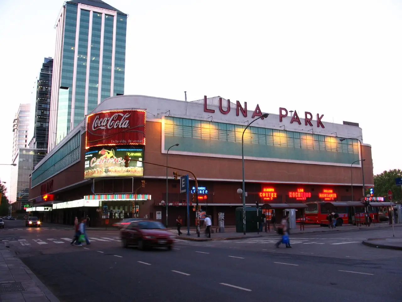 Frenaron de forma preventiva la demolición del Luna Park