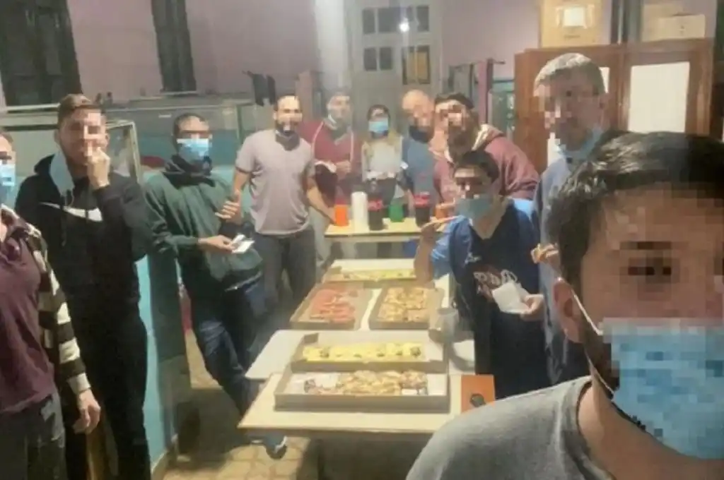 Los entrerrianos que compartieron un mate comieron pizza en el hospital