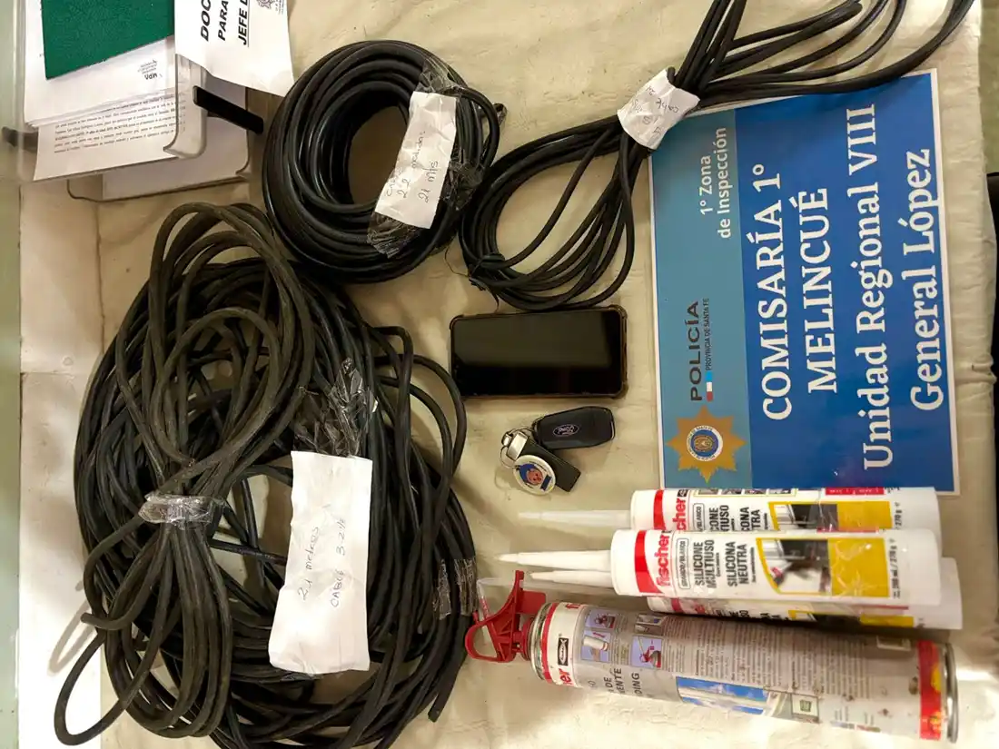 Parte de los elementos recuperados por la policía.