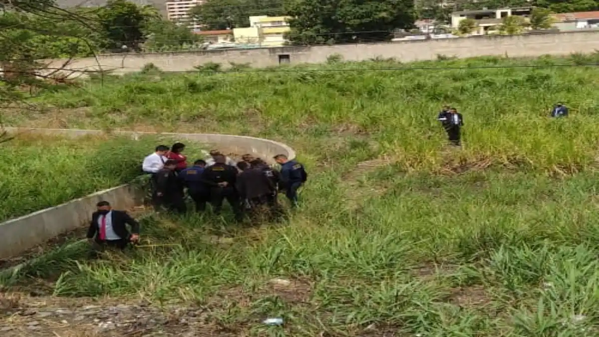 DESCOMPUESTO Y CALCINADO: matan a un joven de 14 años  en situación de calle para quitarle 100 dólares en Carabobo