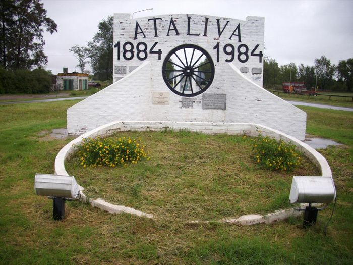 José Álvarez - Presidente comunal	Provincia sorteó viviendas y entregó escrituras a familias de Ataliva / Asume su nueva gestión al frente de Ataliva - 1