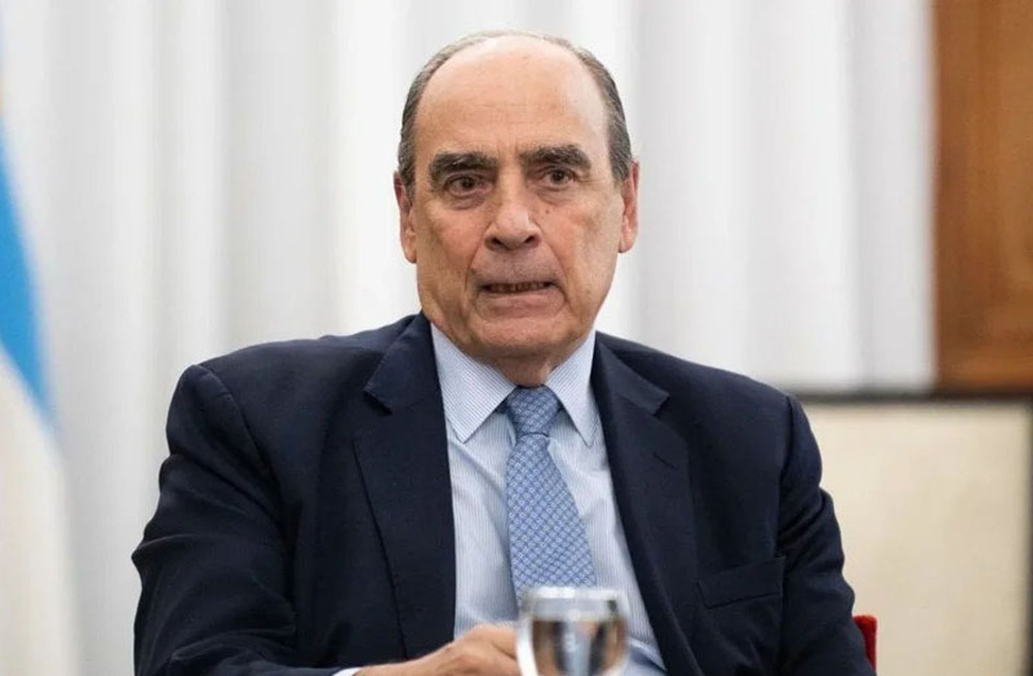 Francos anticipó que la semana próxima estará listo el proyecto que permitirá usar dólares sin declarar