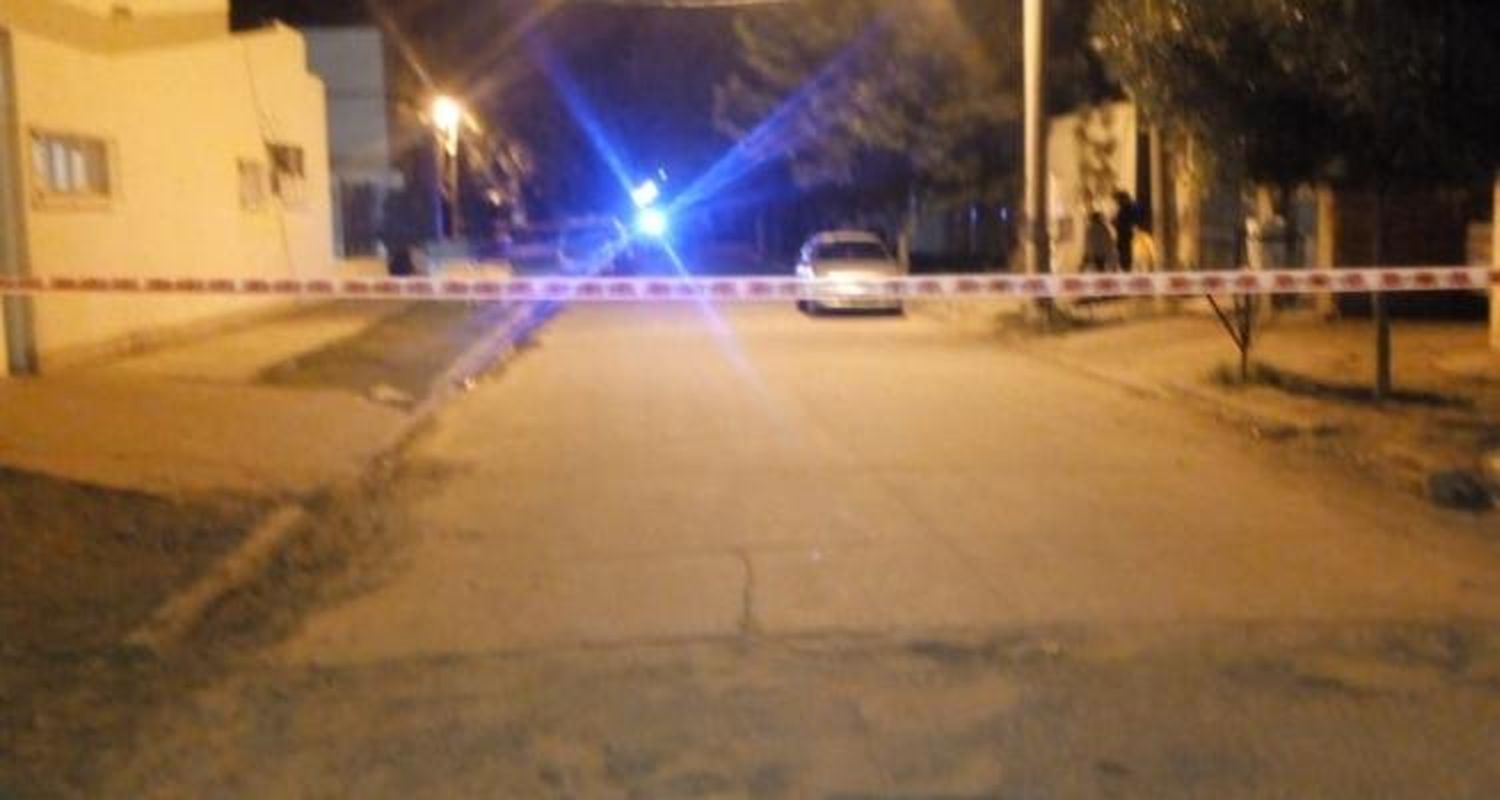 Un joven de 29 años fue apuñalado por un familiar de su novia