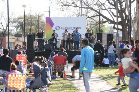 Primera edición de “Sale Primavera”