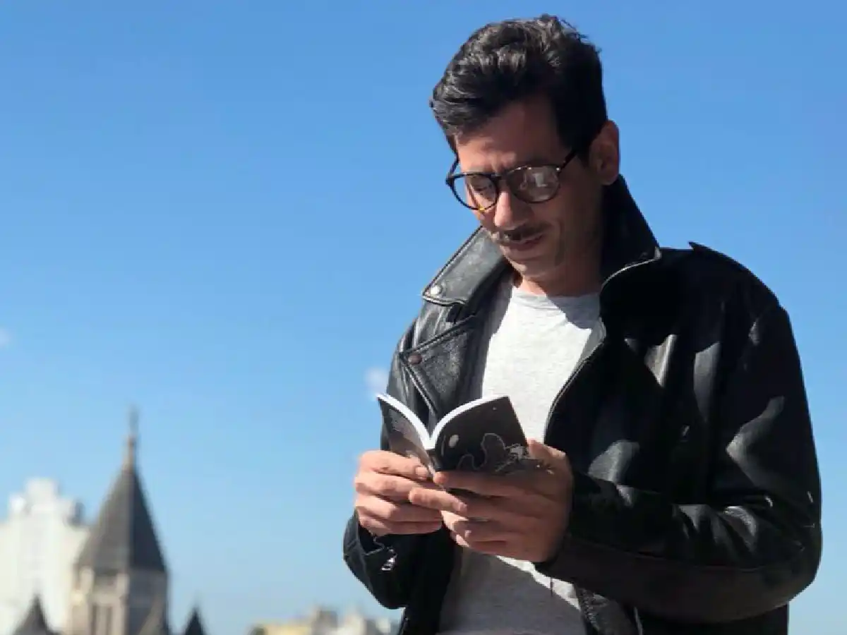 La pluma del escritor Juan Solá llega a la ciudad