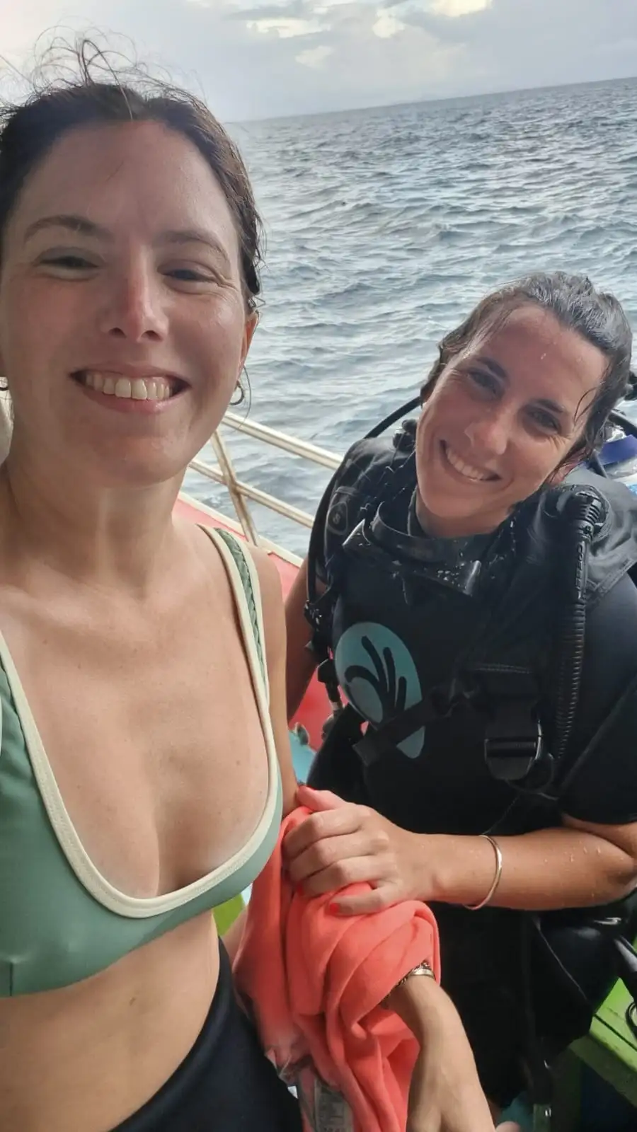 Carolina y María, el día que bucearon juntas-
