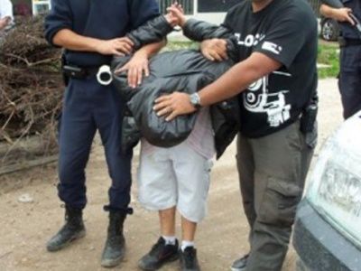 El peor ladrón del mundo está en La Plata: Robó una casa, se olvidó el DNI y lo detuvieron
