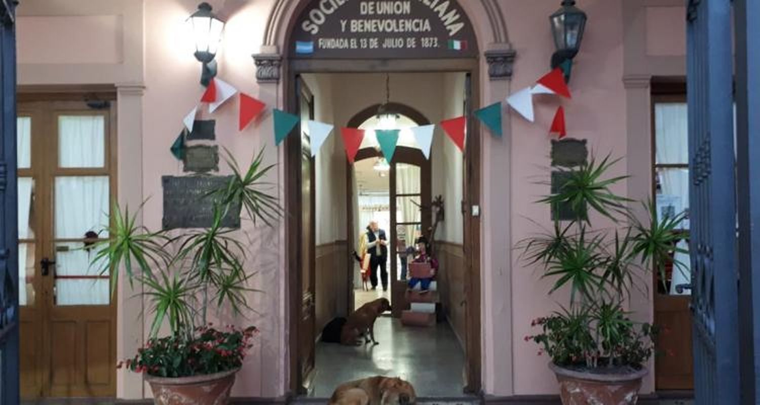 Última jornada de la Feria del Libro y del Escritor en la Sociedad Italiana