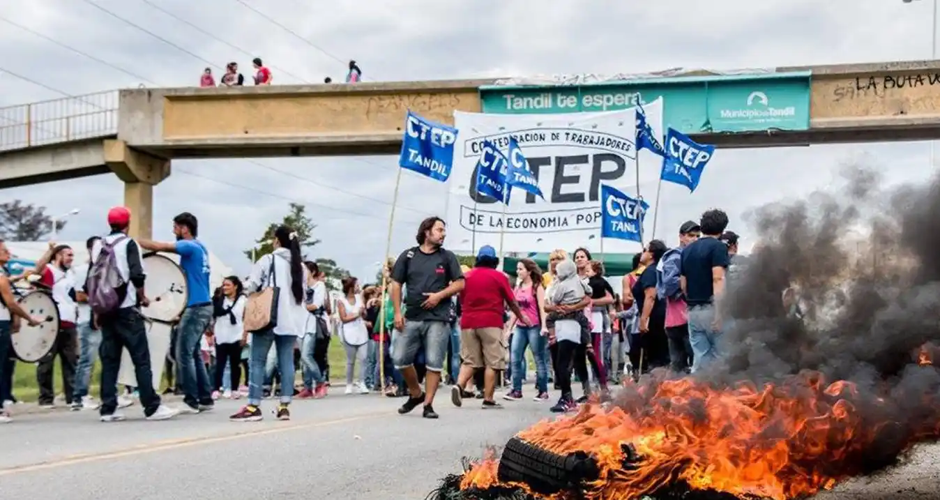 Protesta por la implementación  de la Ley de Emergencia Social