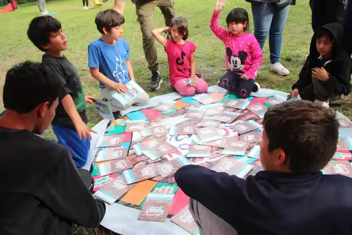 Chicos y chicas de entre 8 y 17 años presentan y votan proyectos en el marco del programa Decisión Niñez.