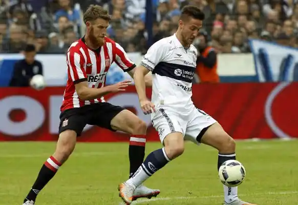 El clásico platense terminó sin goles ni puntaje perfecto