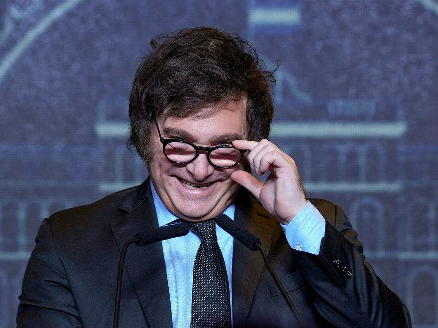 “El país tendría que quedar pintado de violeta”, dijo Milei