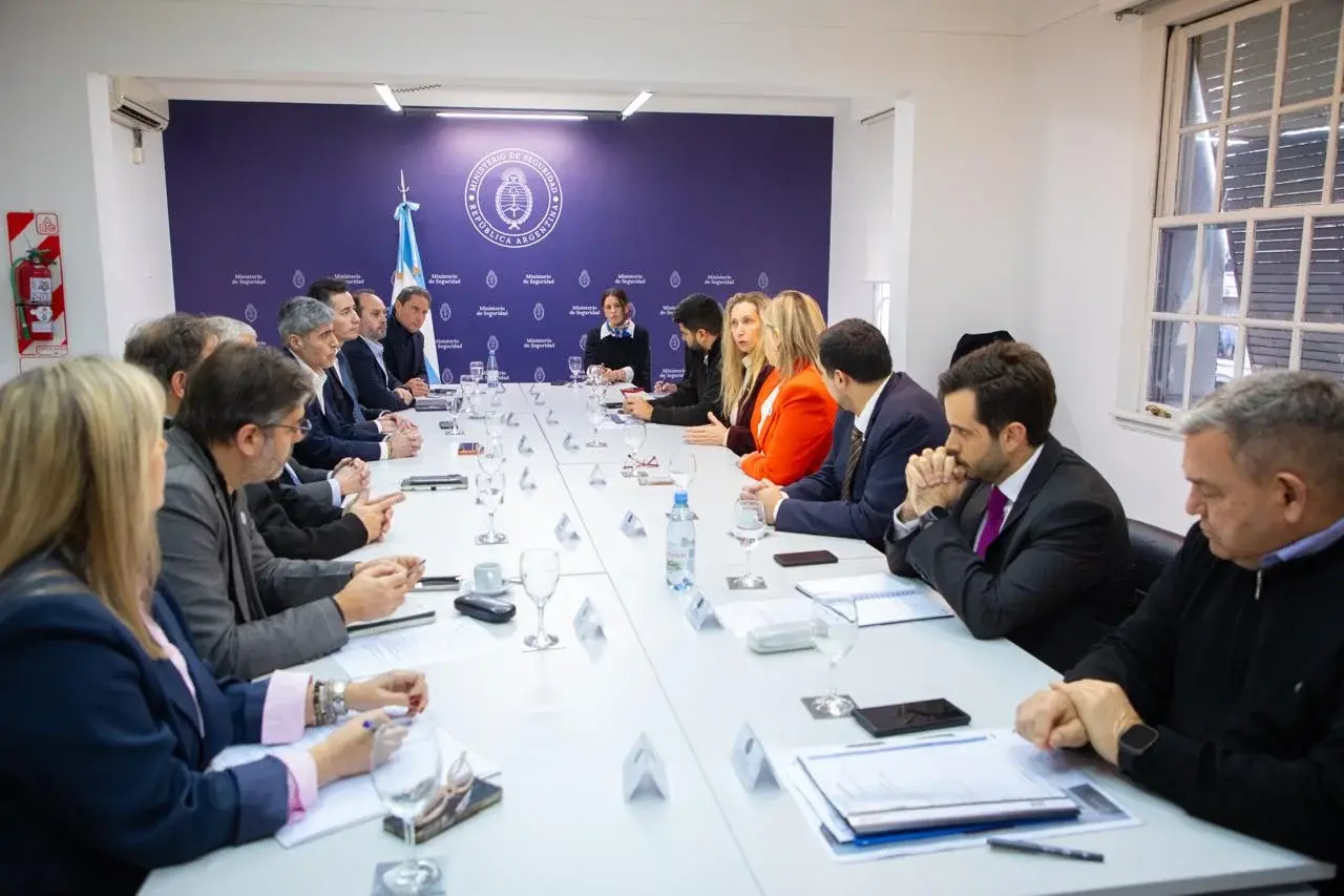Provincia y Nación avanzan en el armado para la recepción del Papa.