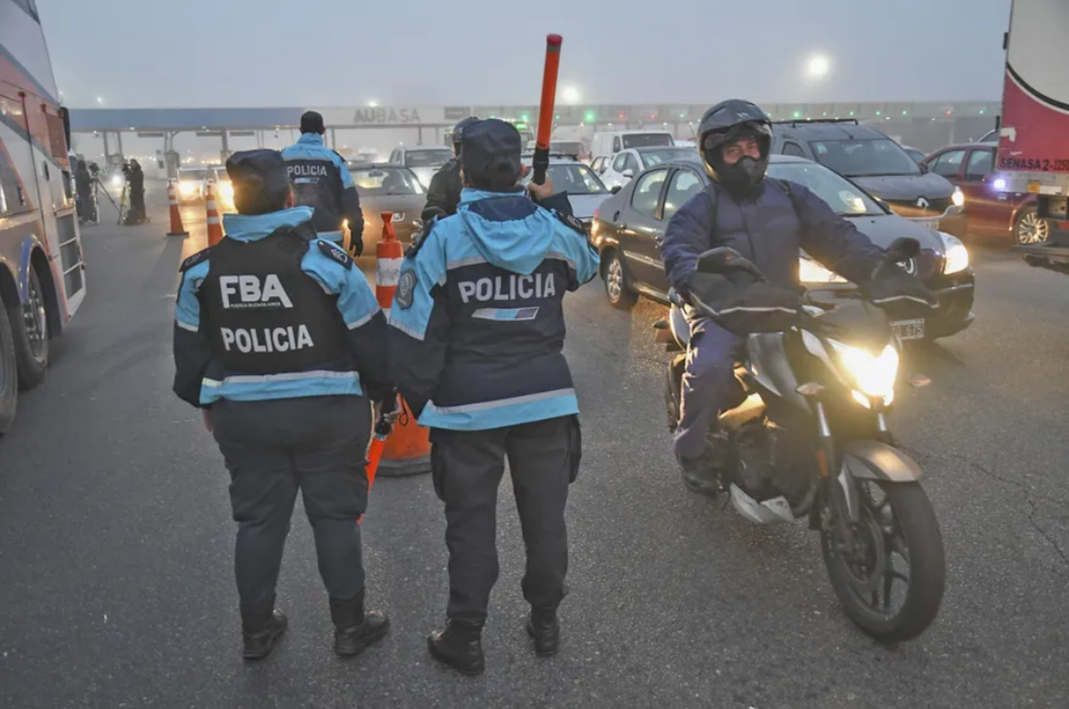 Autopista La Plata-Buenos Aires: colapsada por una protesta de colectiveros