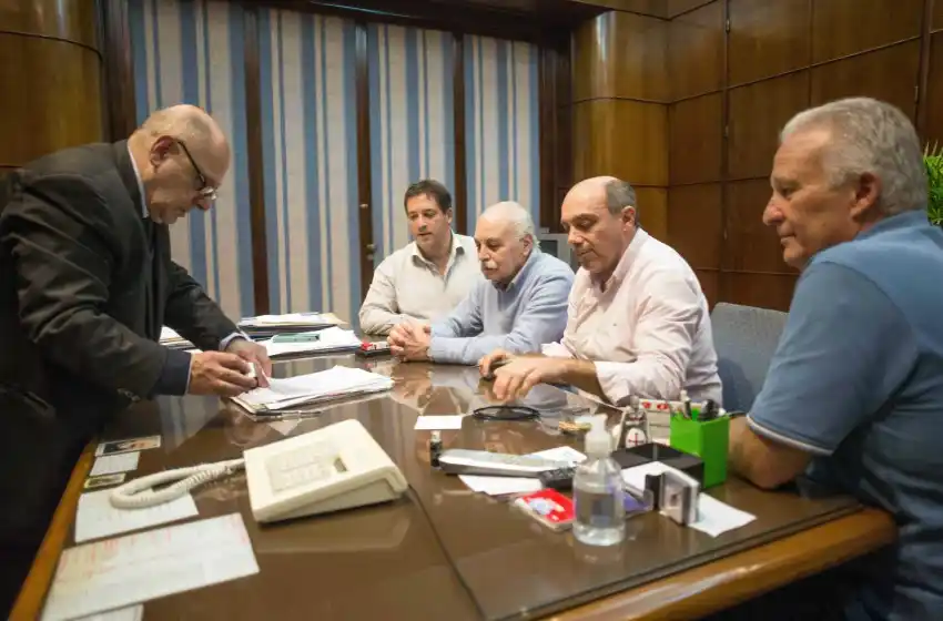 Municipales le piden al Ejecutivo reabrir la discusión paritaria